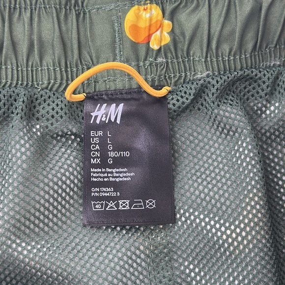 H&M Men’s Swim Trunks. Green with Orange’s. Size Large. Mesh Liner. Drawstring. - Picture 4 of 7